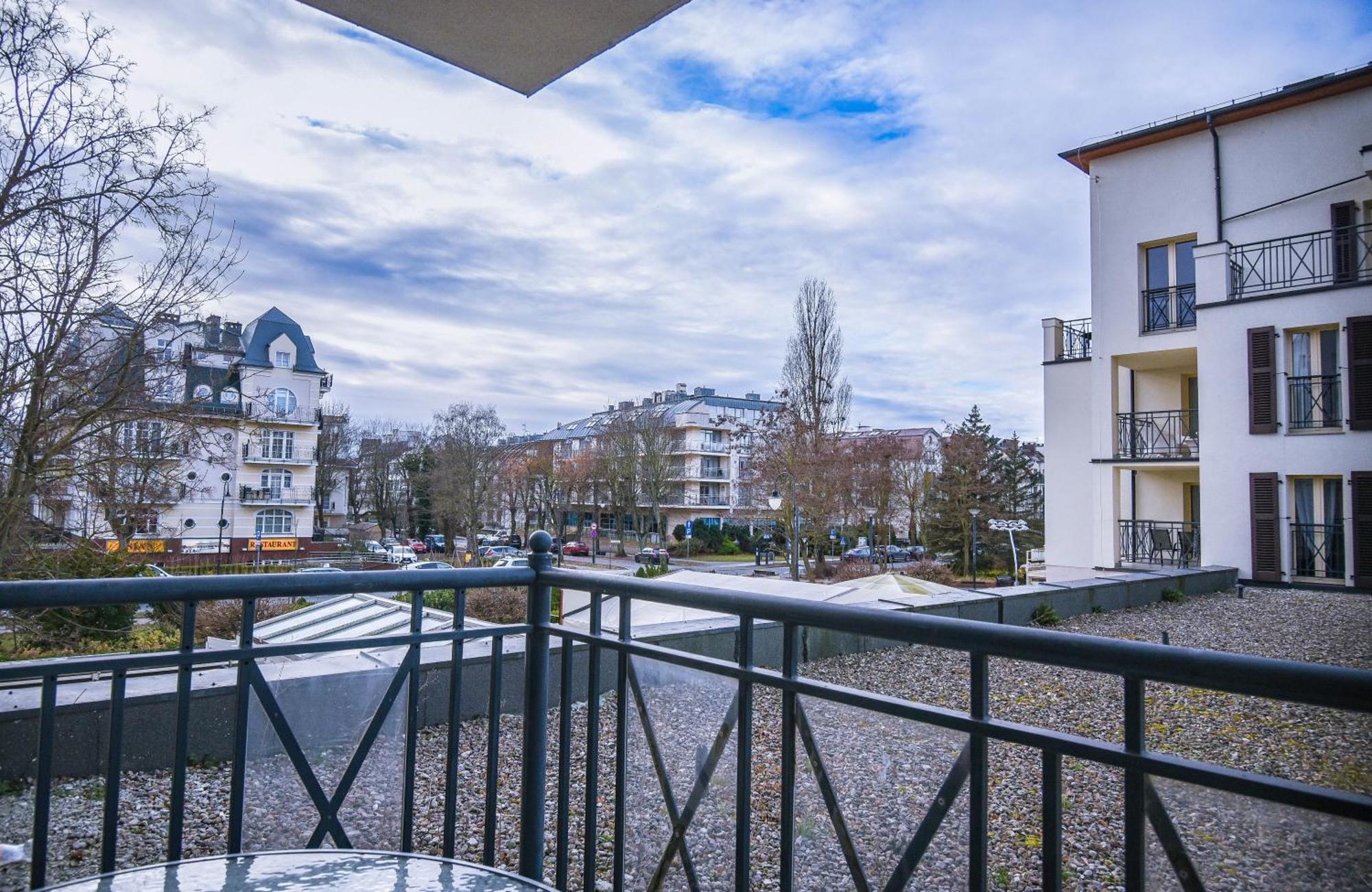 Apartamenty Promenada Z Tarasem I Parkingiem - Apartamenty Na Wyspie Świnoujście Esterno foto