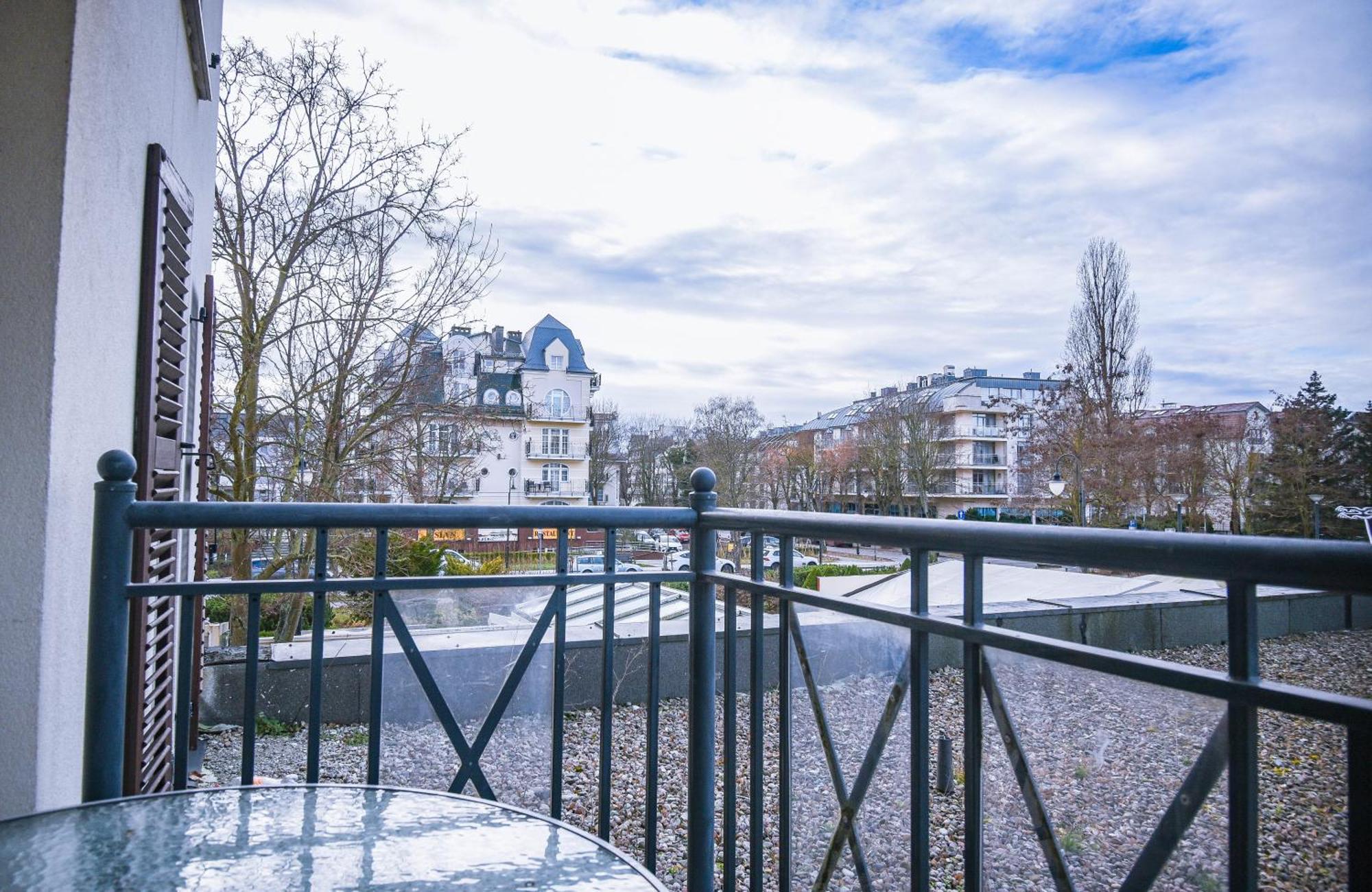 Apartamenty Promenada Z Tarasem I Parkingiem - Apartamenty Na Wyspie Świnoujście Esterno foto