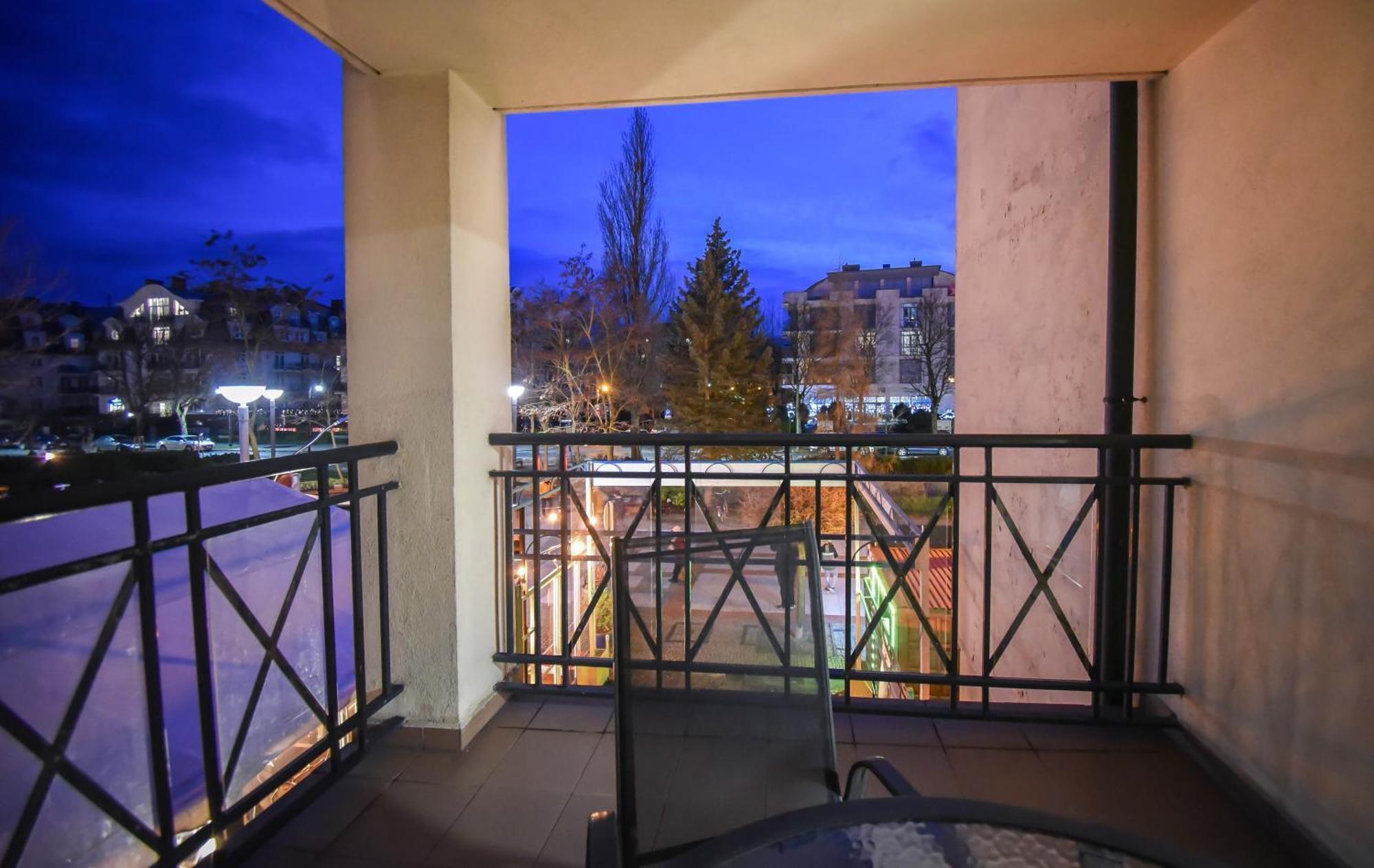 Apartamenty Promenada Z Tarasem I Parkingiem - Apartamenty Na Wyspie Świnoujście Esterno foto